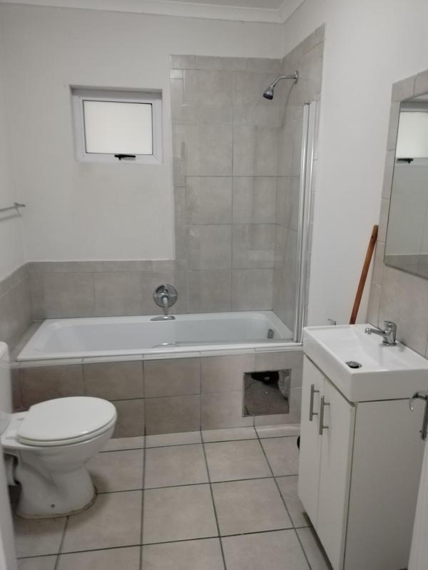 2 Bedroom Property for Sale in Hagley Western Cape